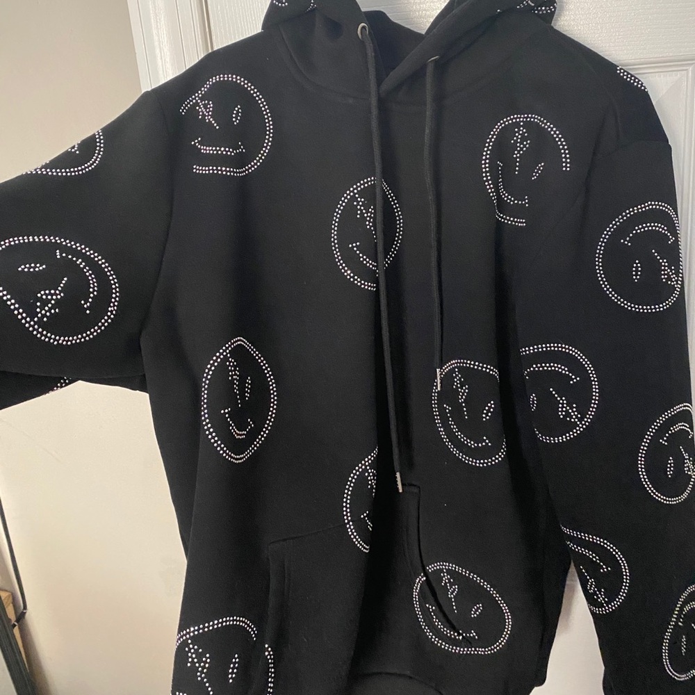RETROVERT SMILEY HOODIE (CURRENTLY SOLD OUT)